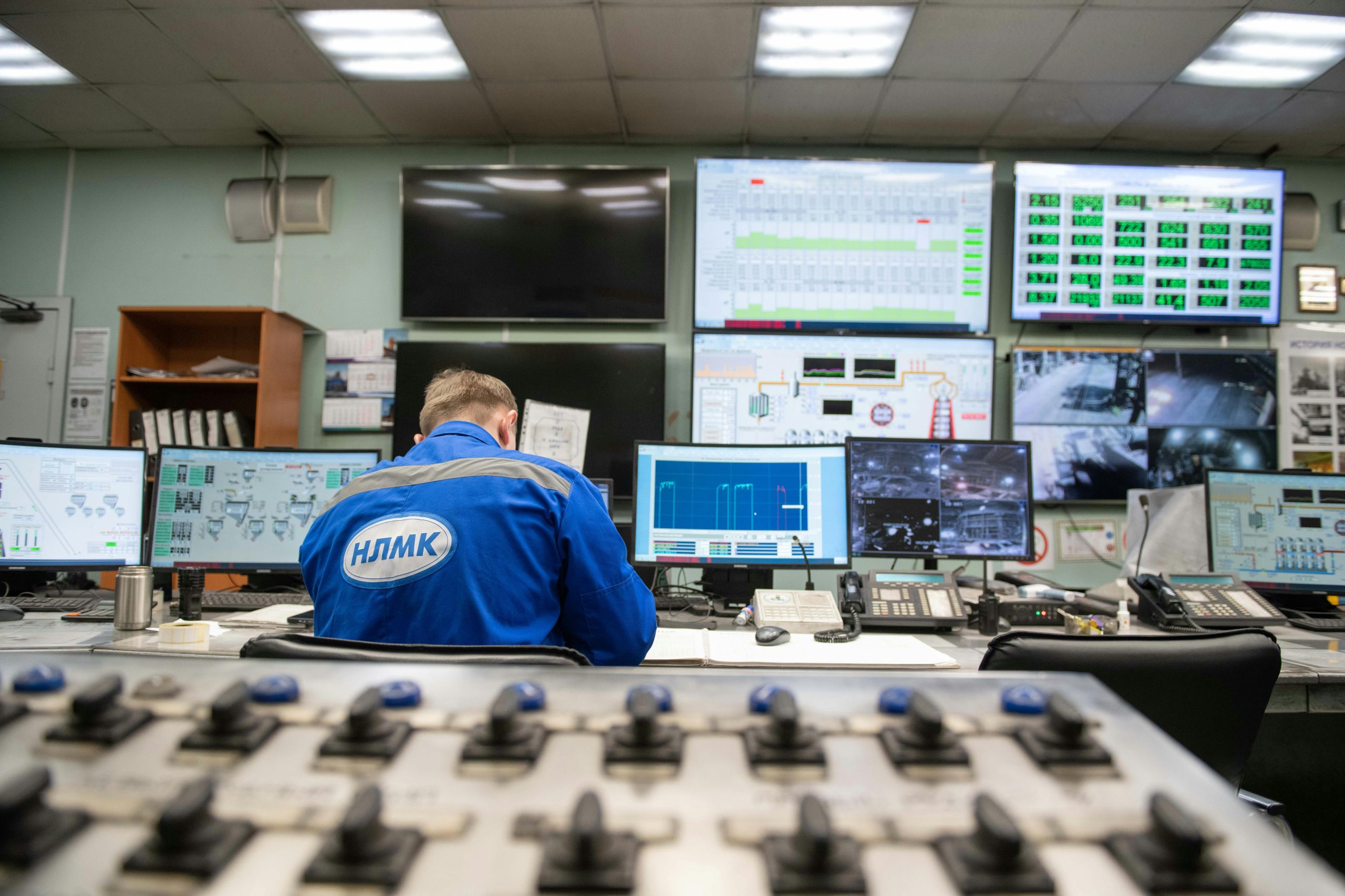 Monitor industriali da incasso: Soluzioni innovative per il tuo ambiente di lavoro